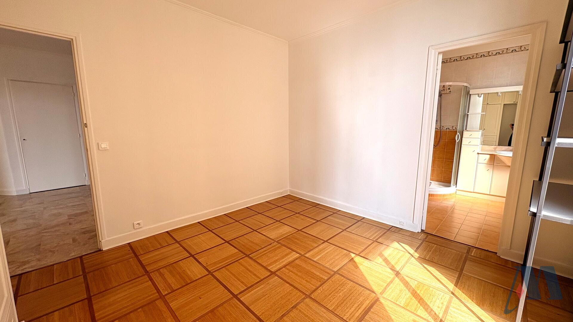 APPARTEMENT DE 4/5 PIÈCES - LA ROUSSE - ST ROMAN - 9 / 11