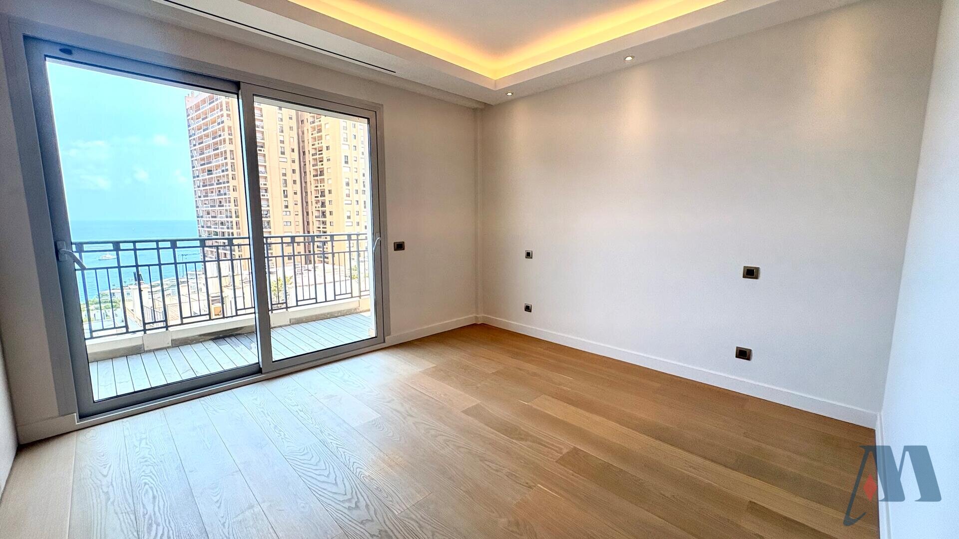 APPARTEMENT 5 PIECES - CARRE D'OR - 6 / 18