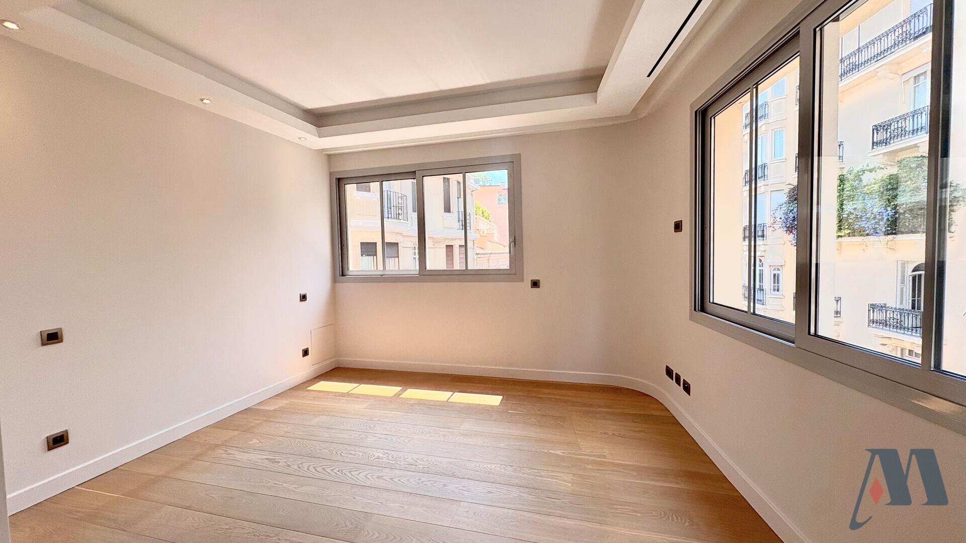 APPARTEMENT 5 PIECES - CARRE D'OR - 12 / 18