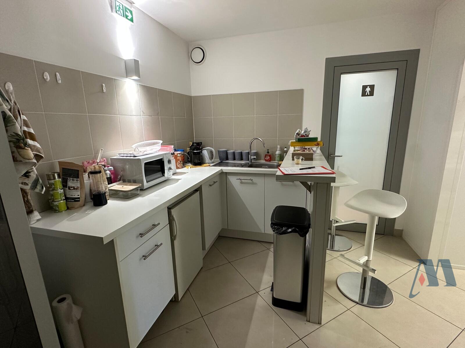LOCAL COMMERCIAL ET BUREAUX SUR 3 NIVEAUX - 4 / 14