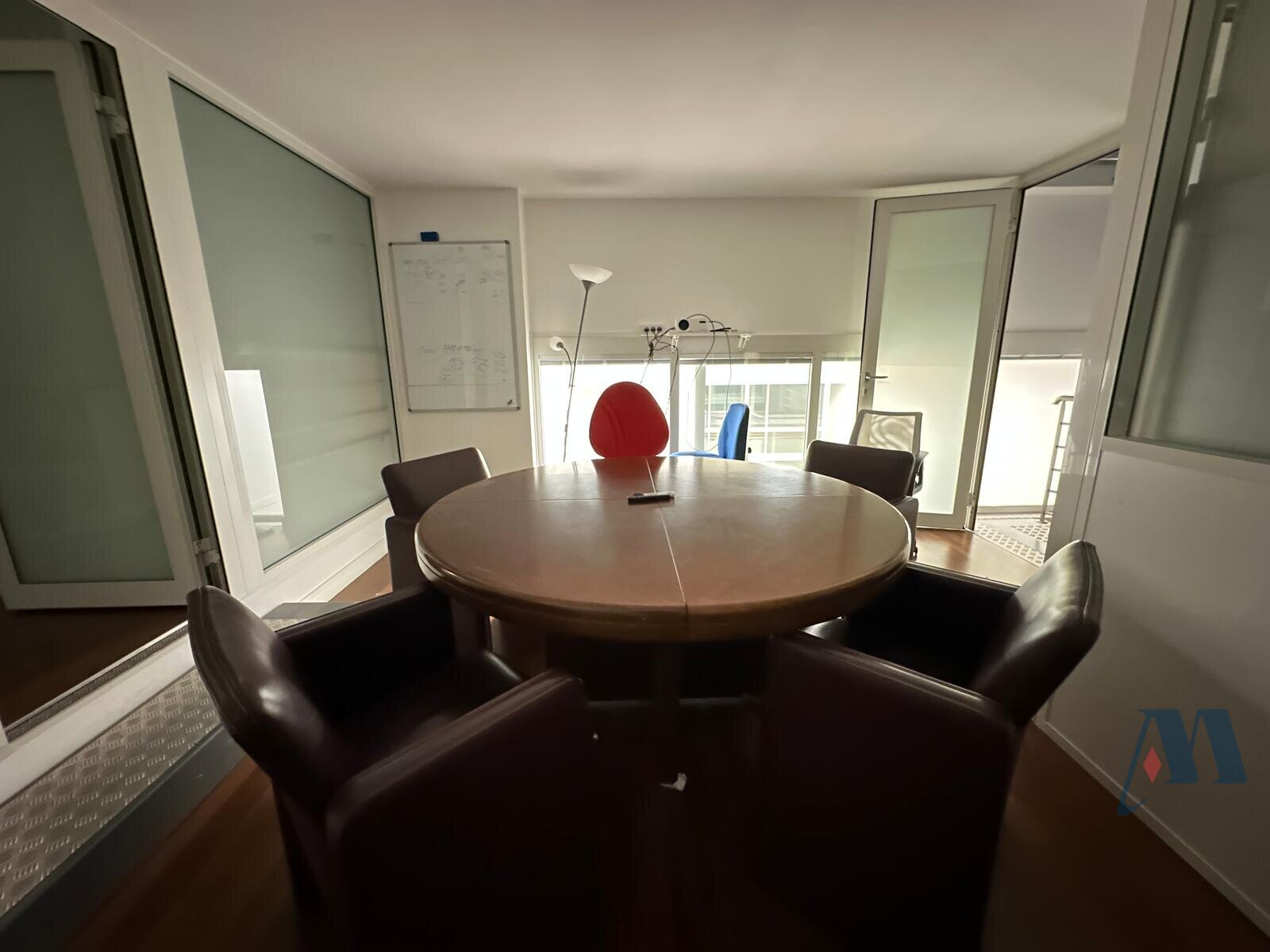 LOCAL COMMERCIAL ET BUREAUX SUR 3 NIVEAUX - 8 / 14