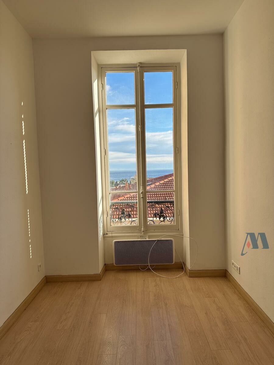 3 ROOM APARTMENT - CONDAMINE - 6 / 8