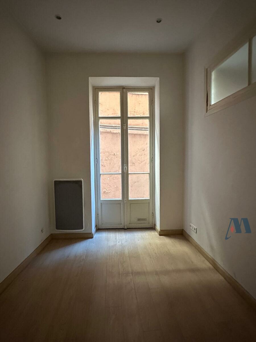 3 ROOM APARTMENT - CONDAMINE - 5 / 8