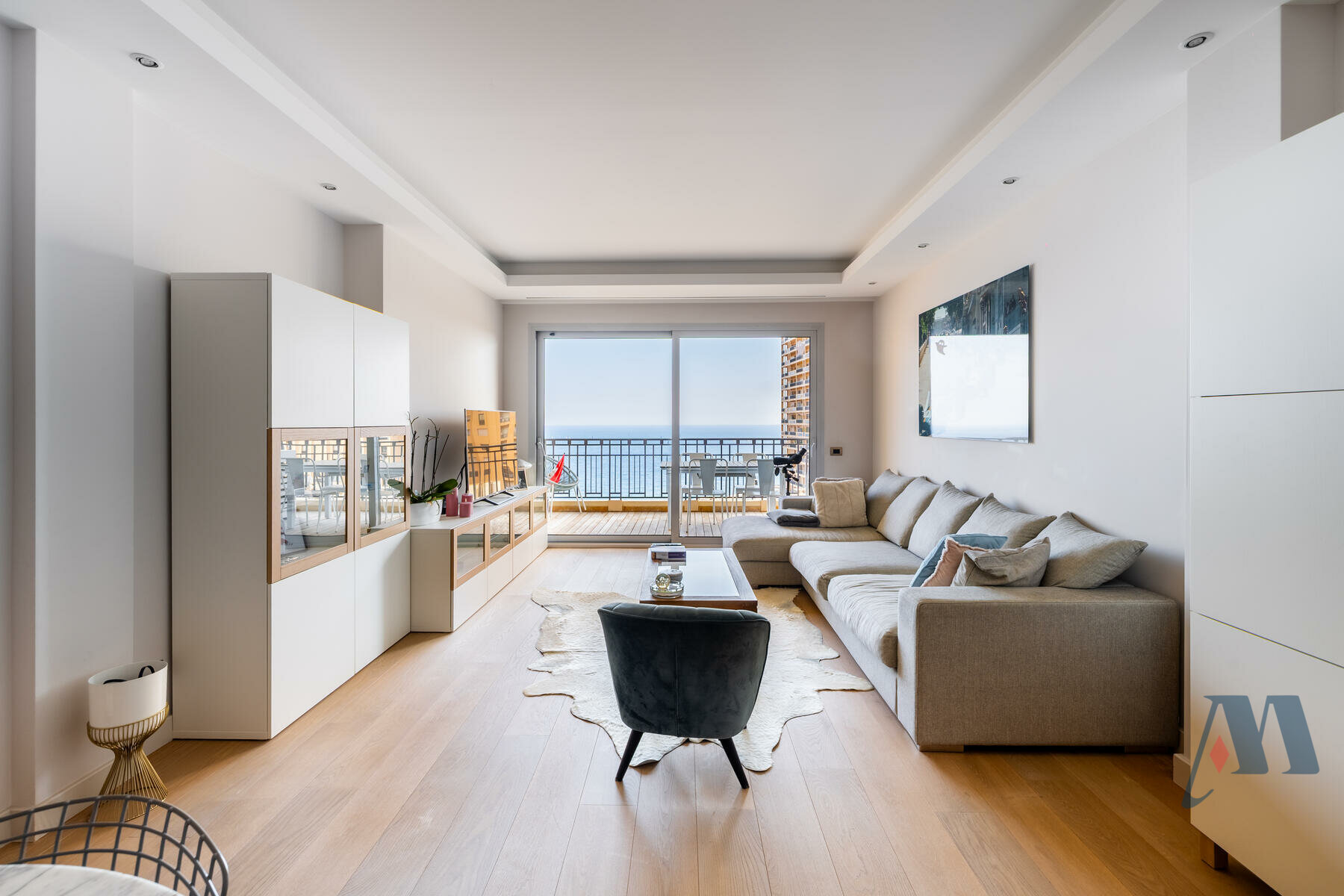 5 ROOM APARTMENT - CARRÉ D'OR - 3 / 23