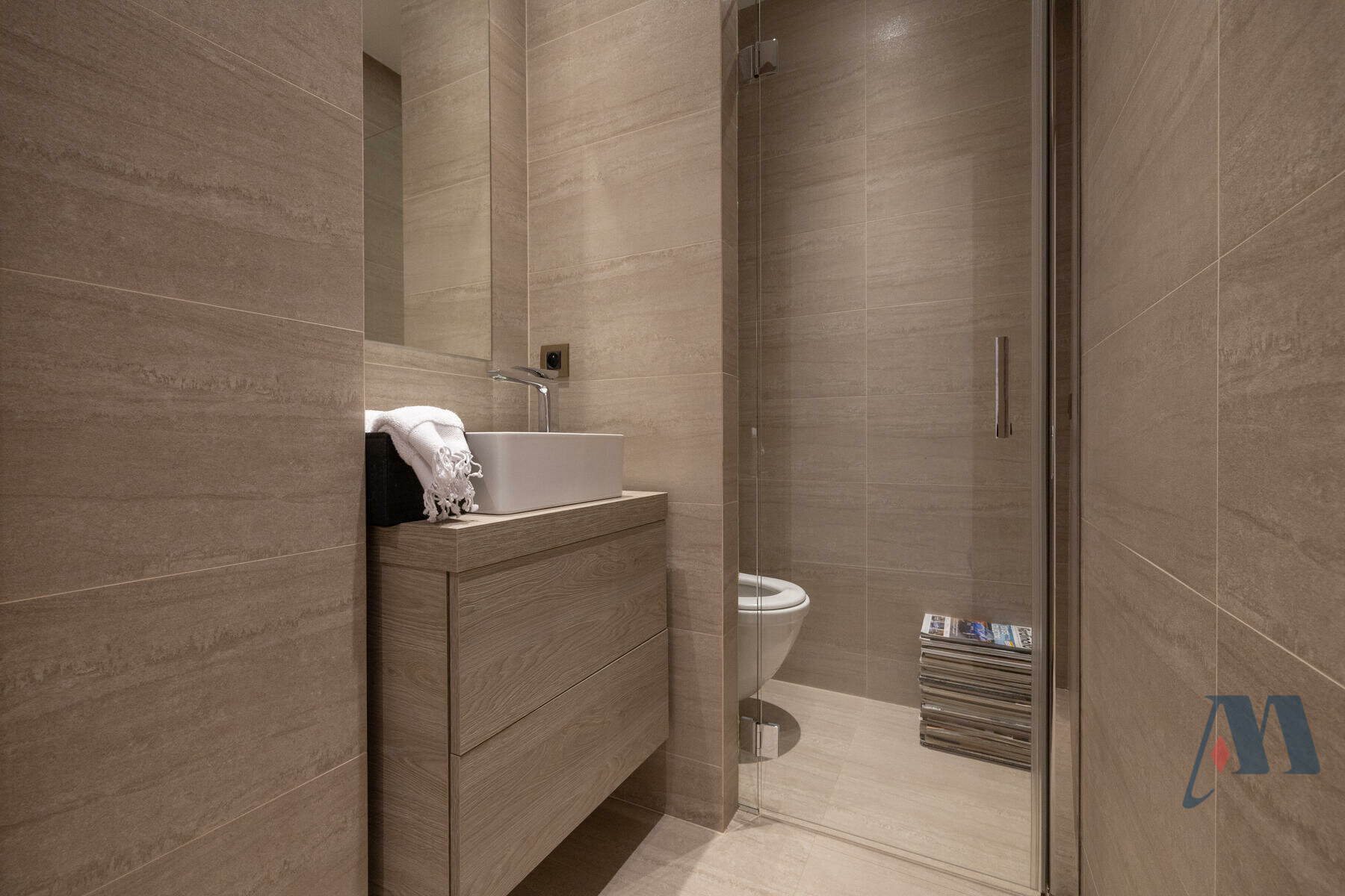 5 ROOM APARTMENT - CARRÉ D'OR - 17 / 23