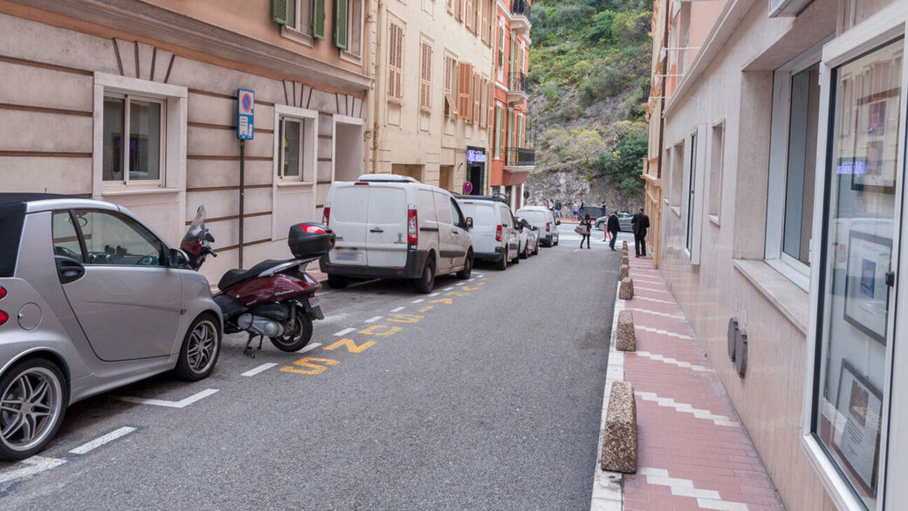 MURS COMMERCIAUX OCCUPES - CONDAMINE - 2 / 2